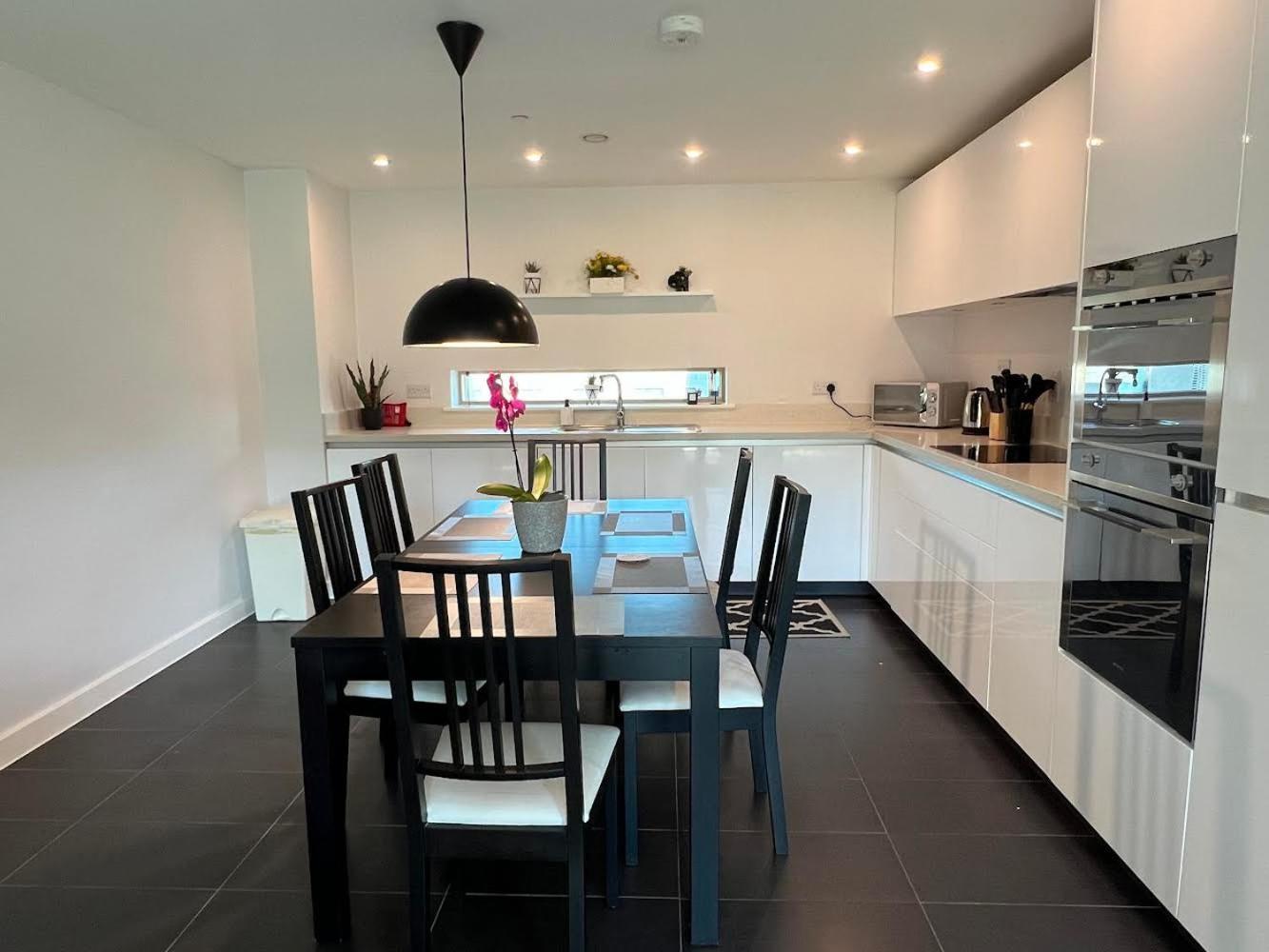 Cambridge Stays - Apartment At Addenbrooke Hospital And Bio Campus - Free Private Parking Eksteriør bilde